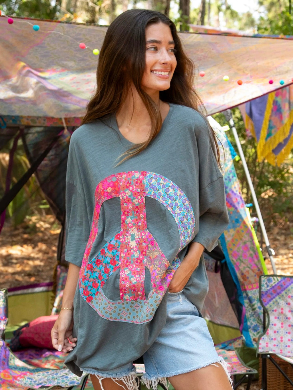 Natural Life Oversized Applique Tee - Charcoal Peace Sign