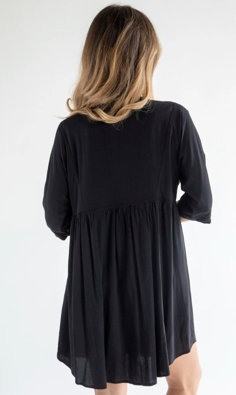 Natural Life Stella V-Neck Dress - Black Anne-Paige Natural Life Stella V-Neck Dress - Black Anne-Paige