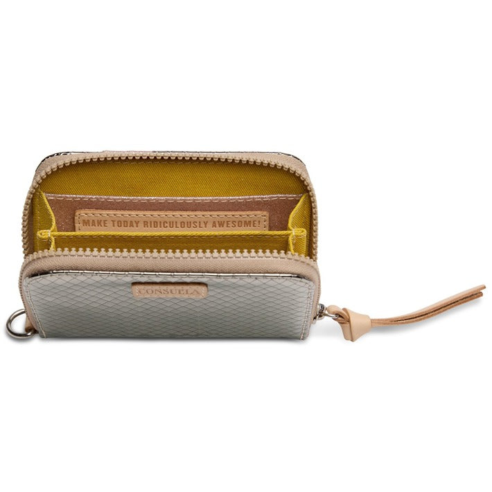 Consuela Zippy Wallet, Kyle