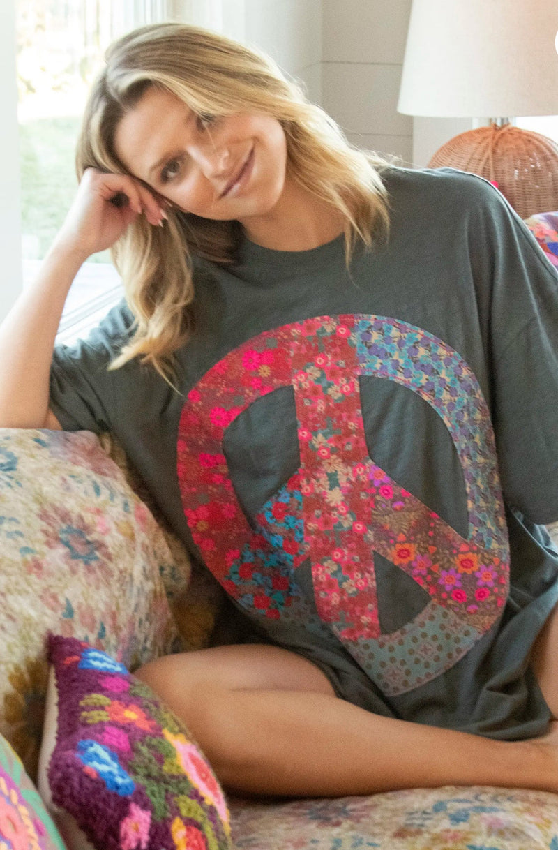 Natural Life Oversized Applique Tee - Charcoal Peace Sign