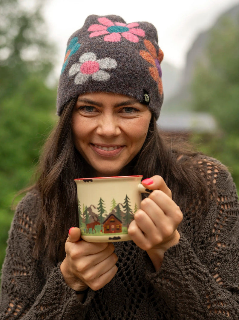 Natural Life Intarsia Beanie - Charcoal Daisy