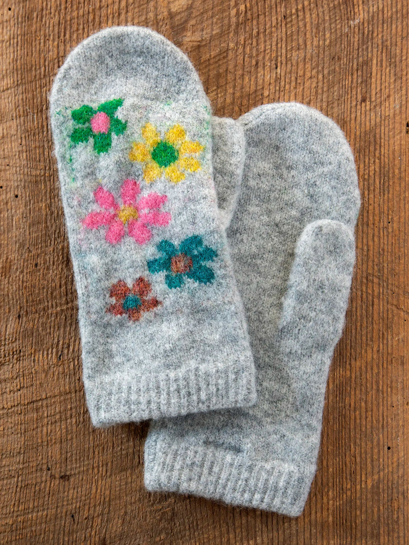 Natural Life Intarsia Mittens - Ash Daisy