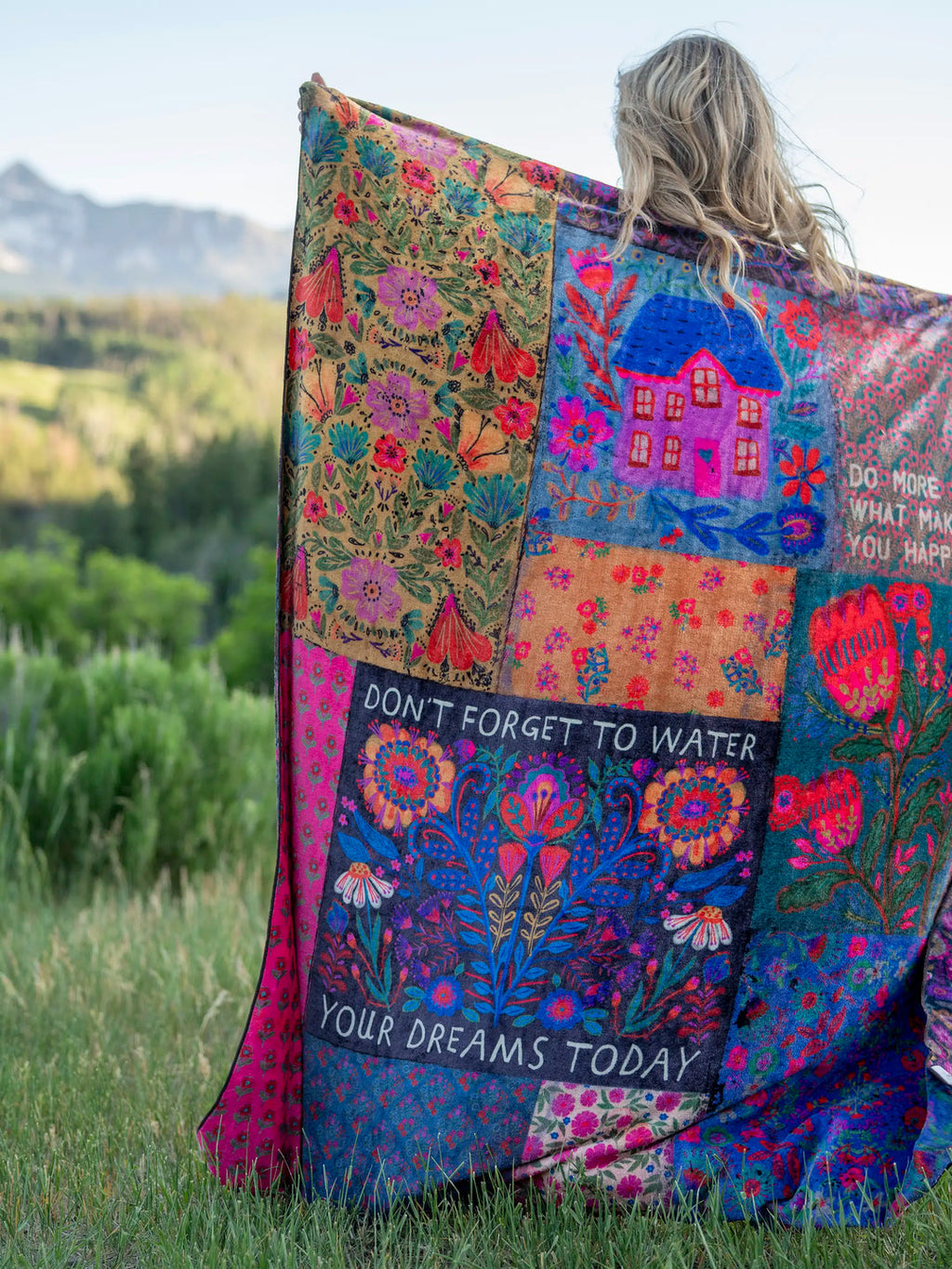 Natural Life Reversible Cozy Throw Blanket - Cottage