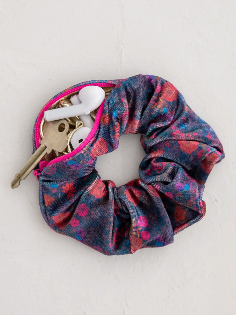 Natural Life® Hideaway Scrunchie - Dark Floral Garden