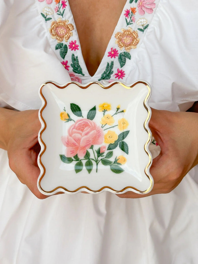 RIFLE PAPER CO. Roses Scalloped Porcelain Ring Dish