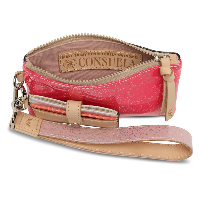 Consuela Combi, Bae