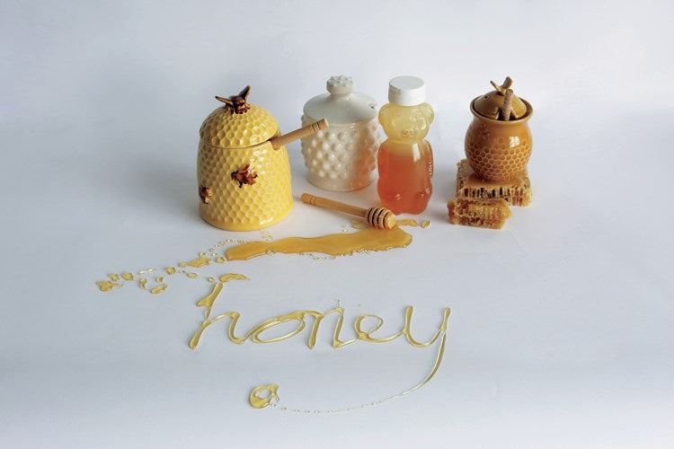 Creative Co-op Stoneware Bee Skep Honey Jar w/ Wood Honey Dipper, Golden Yellow